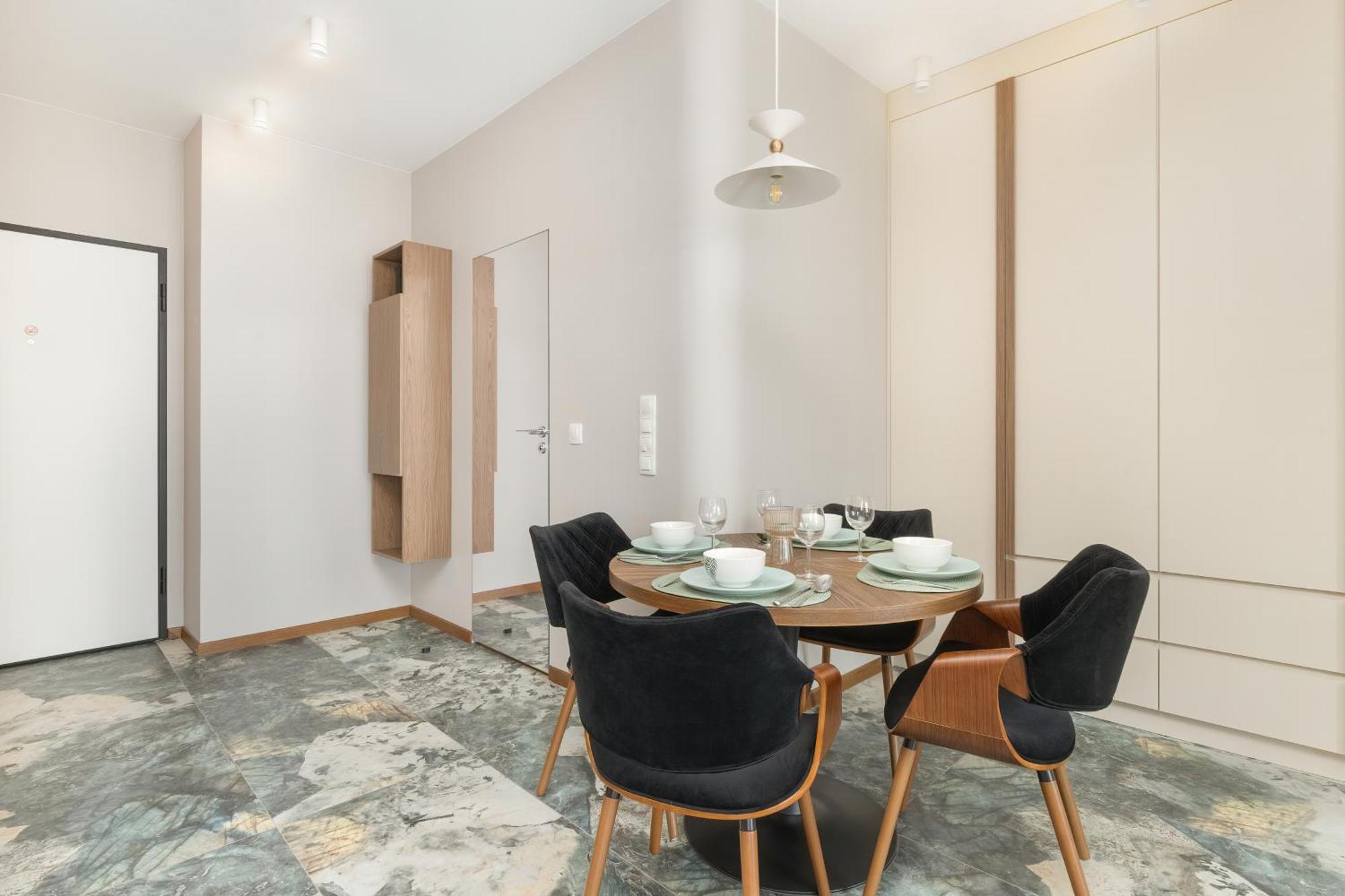 Stylowe Apartmenty Z Parkingiem Popieluszki W Gdansku By Renters Leilighet Gdańsk